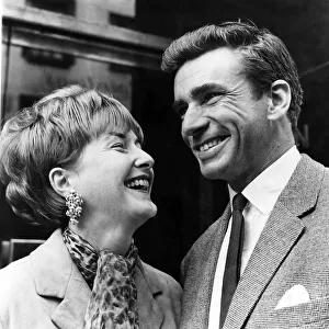 Richard Wyler actor with Fiancee Elizabeth Emerson October 1963