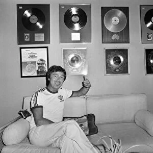 Singer and Presenter Des O Connor at his home. June 1980