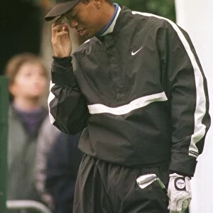 Tiger Woods in some discomfort from flu October 1998 during his practice round
