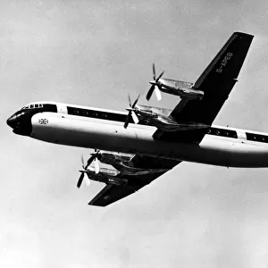 A Vickers Vanguard turboprop airliner in flight. 05 / 04 / 1960