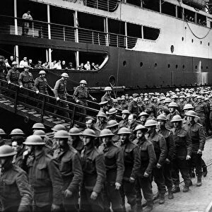 World War 2 British soldiers disembarking their ship May 1940