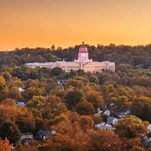 Frankfort, Kentucky, USA with the Kentucky State Capitol at dusk