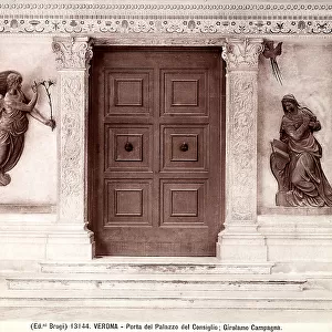 Portal of the palazzo del Capitano, formerly Tribunale, in Verona. Work by Michele Sanmichele