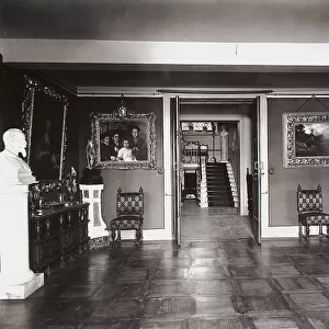 Villa Demidoff: room with busts of family members