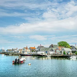 USA, Nantucket, Massachusetts, New England, houses on the shore, boats next to dock