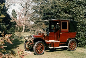 AUTO: FRENCH TAXI, 1908. 1908 French Unic taxicab, 12-14 h.p AUTO: FRENCH TAXI, 1908. 1908 French Unic taxicab, 12-14 h.p