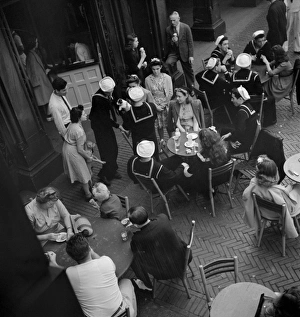 CENTRAL PARK, 1942. A mall restaurant in Central Park, New York City CENTRAL PARK, 1942. A mall restaurant in Central Park, New York City
