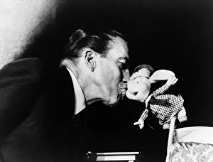 ED SULLIVAN (1902-1974). Edward Vincent Sullivan. American newspaper columnist ED SULLIVAN (1902-1974). Edward Vincent Sullivan. American newspaper columnist