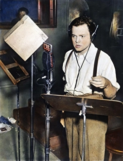 ORSON WELLES (1915-1985). American director, producer, screenwriter, and actor ORSON WELLES (1915-1985). American director, producer, screenwriter, and actor